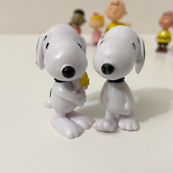 Lot of 7 Peanuts Gang Charlie Brown Figures Snoopy Marcie Franklin Sally - Picture 4 of 13